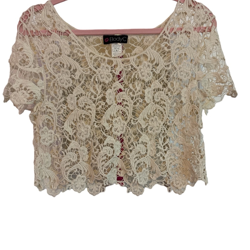 Women's Cream Lace Crop Top